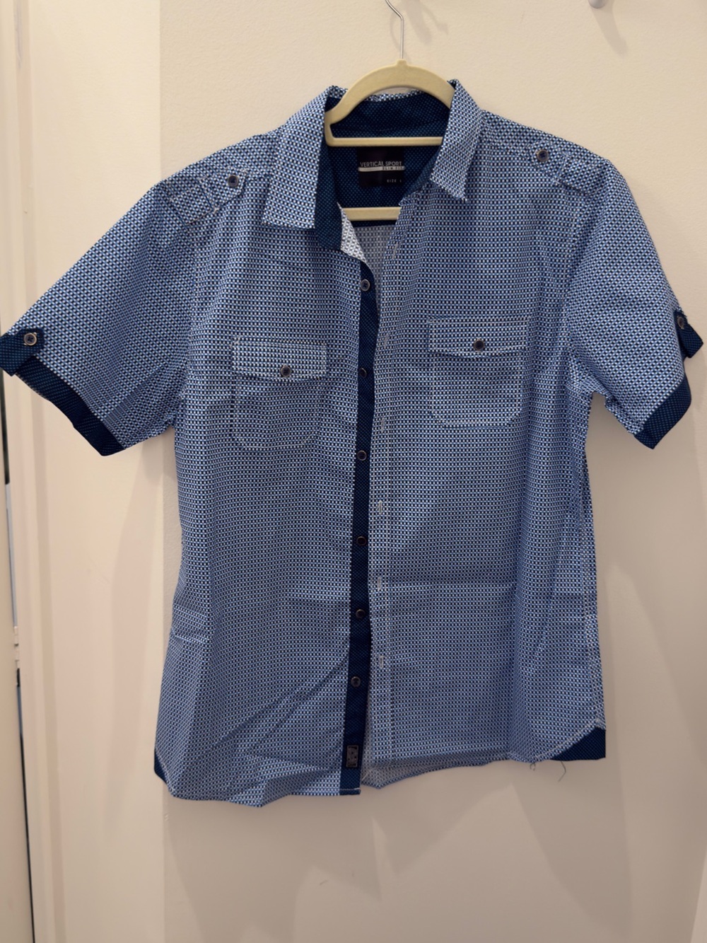 Men's Short-Sleeve Casual Button-Down Shirt in Blue